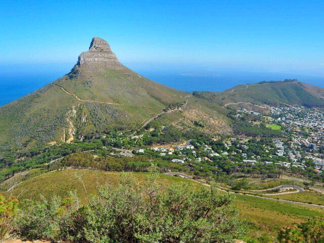 https://alacrantravelsytours.com/wp-content/uploads/2018/08/post_capetown_05-640x480.jpg